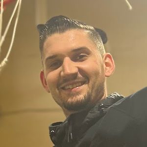 Meet your Posher, Adam